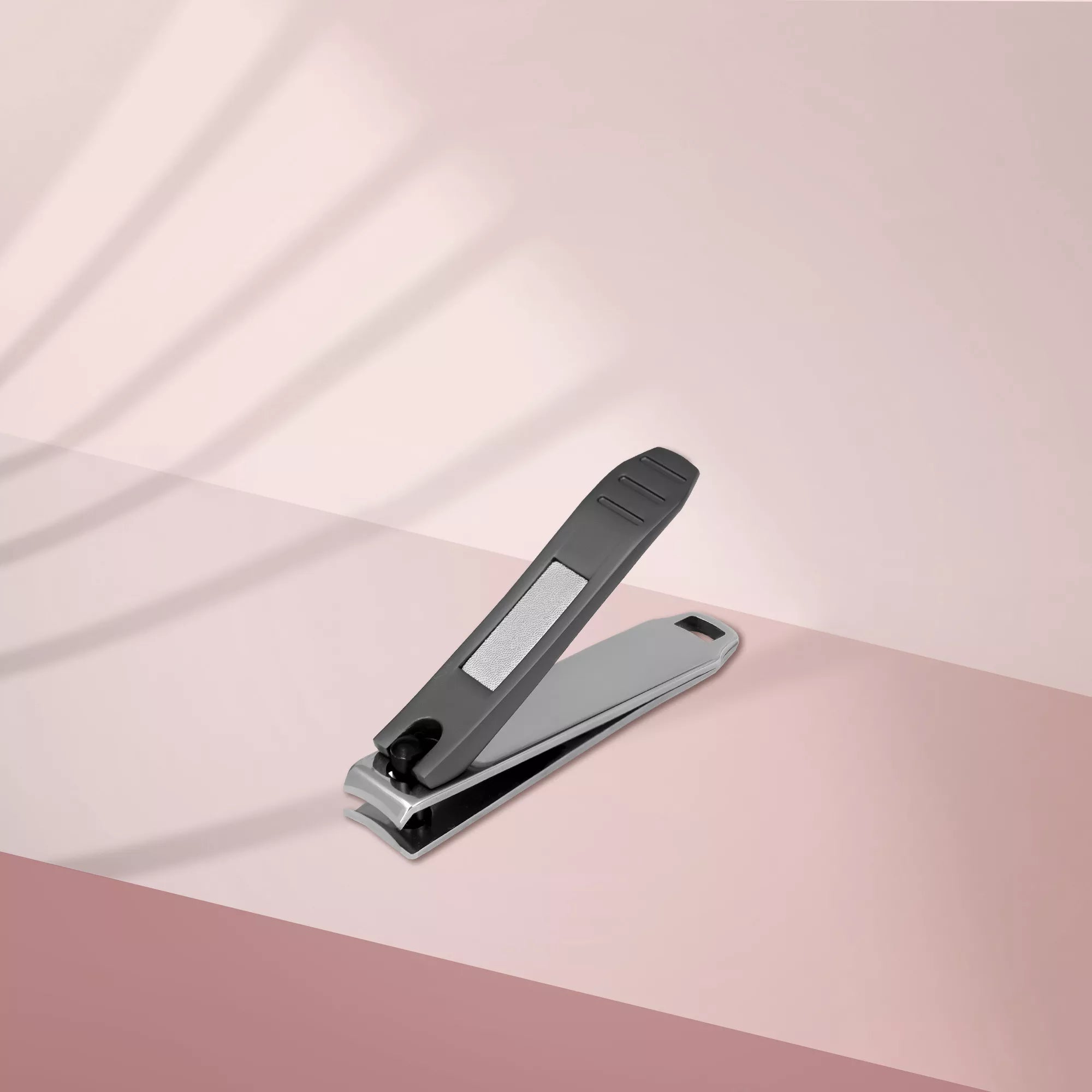 קוצץ ציפורניים קטן עם ידית מט ופצירה BEAUTY & CARE 50