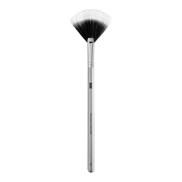 מברשת מניפה מס׳ BRUSH NO 19 | עדה לזורגן Adah Lazorgan